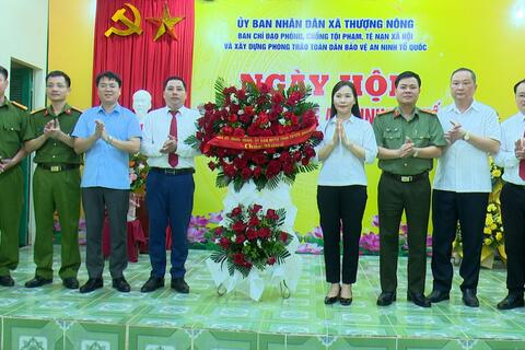Đồng chí Nông Thị Bích Huệ dự Ngày hội Toàn dân bảo vệ an ninh Tổ quốc xã Thượng Nông