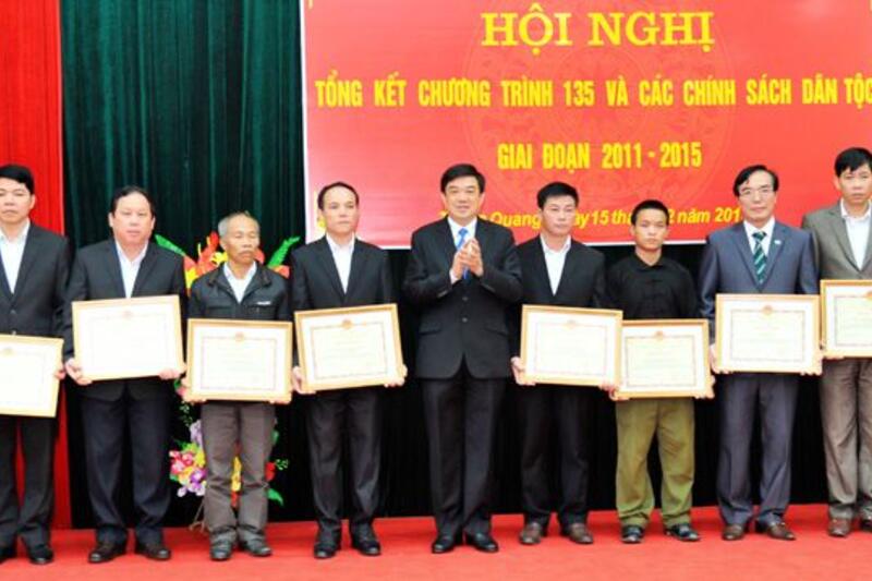 Đồng chí Nguyễn Hải Anh, Phó chủ tịch UBND tỉnh dự Ngày hội đại đoàn kết toàn dân tộc tại xã Năng Khả